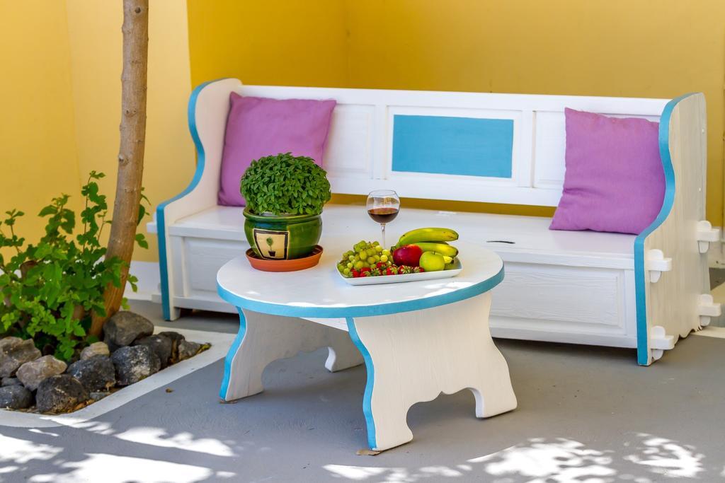 Zorbas Hotel Santorini Pyrgos Kallistis ภายนอก รูปภาพ