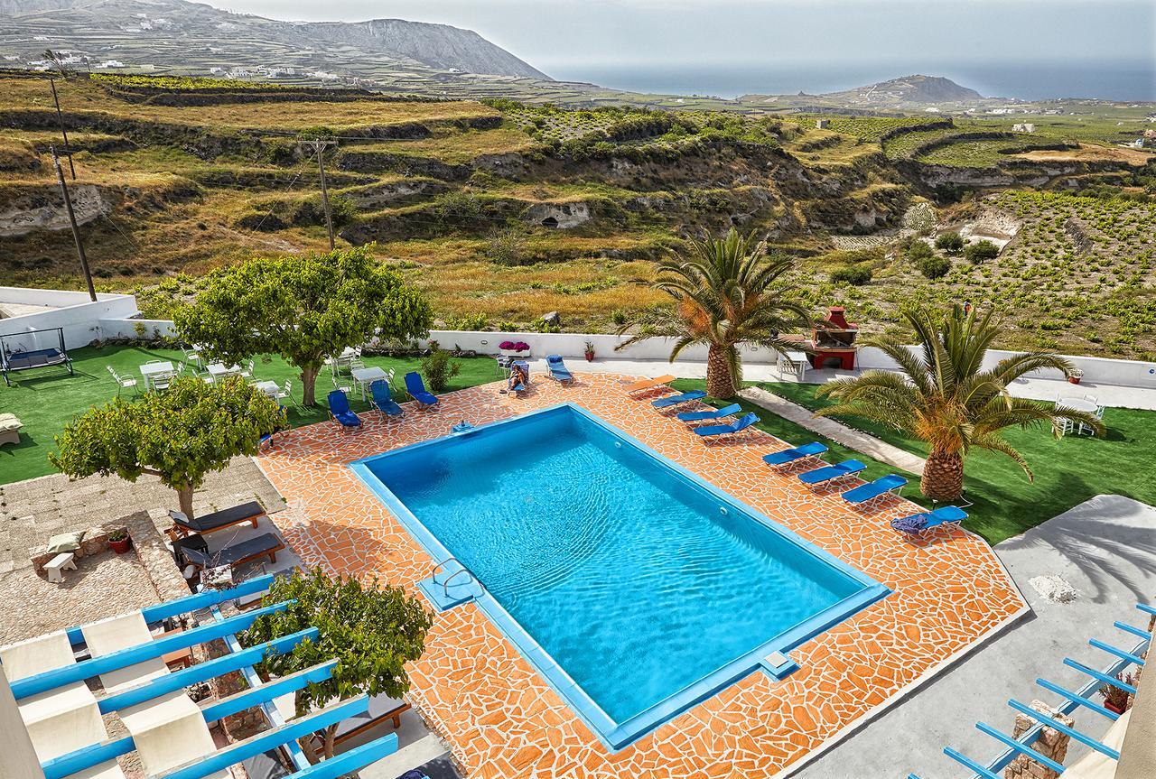 Zorbas Hotel Santorini Pyrgos Kallistis ภายนอก รูปภาพ