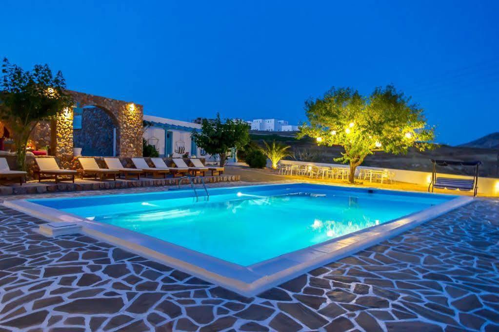 Zorbas Hotel Santorini Pyrgos Kallistis ภายนอก รูปภาพ