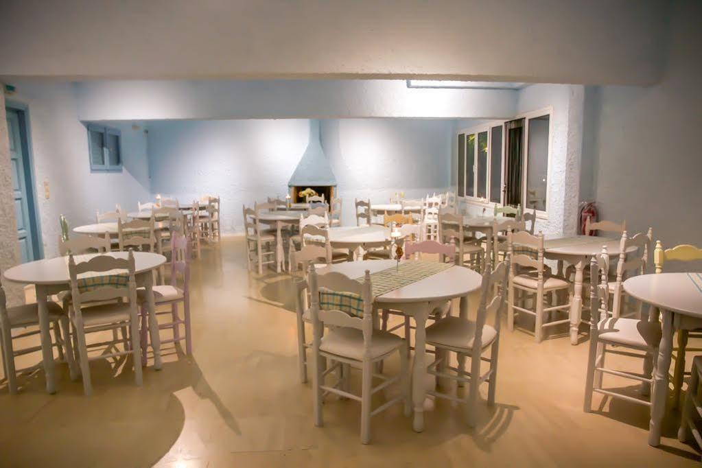 Zorbas Hotel Santorini Pyrgos Kallistis ภายนอก รูปภาพ