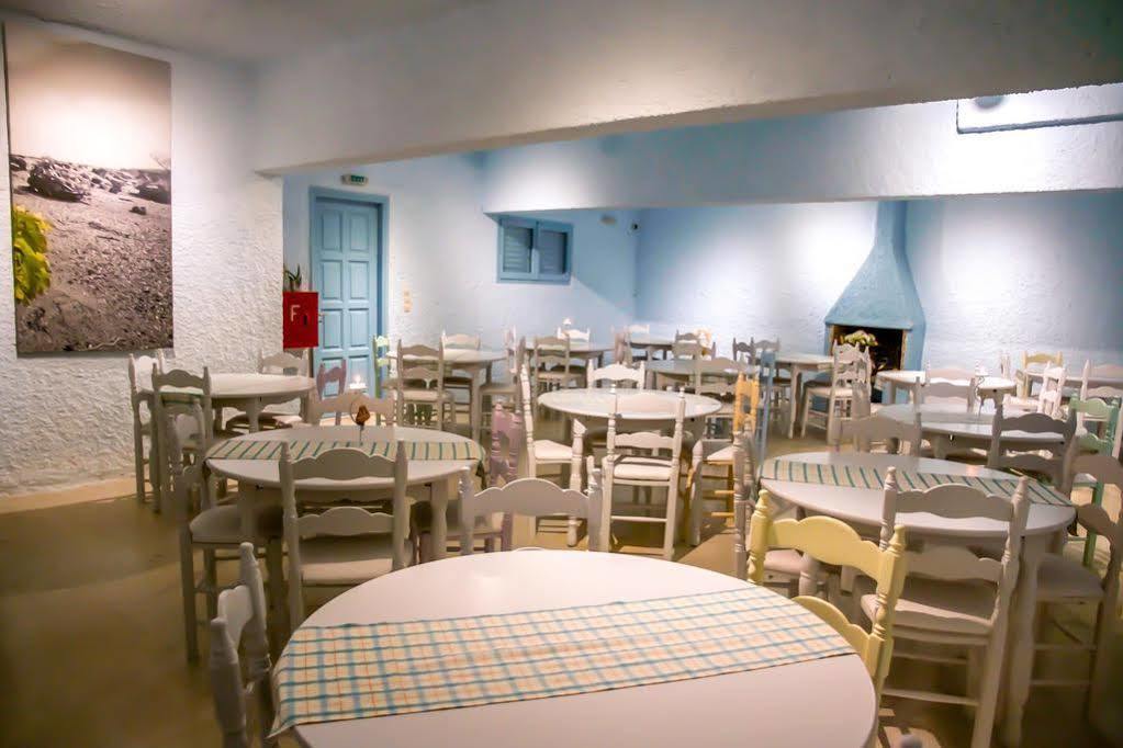 Zorbas Hotel Santorini Pyrgos Kallistis ภายนอก รูปภาพ
